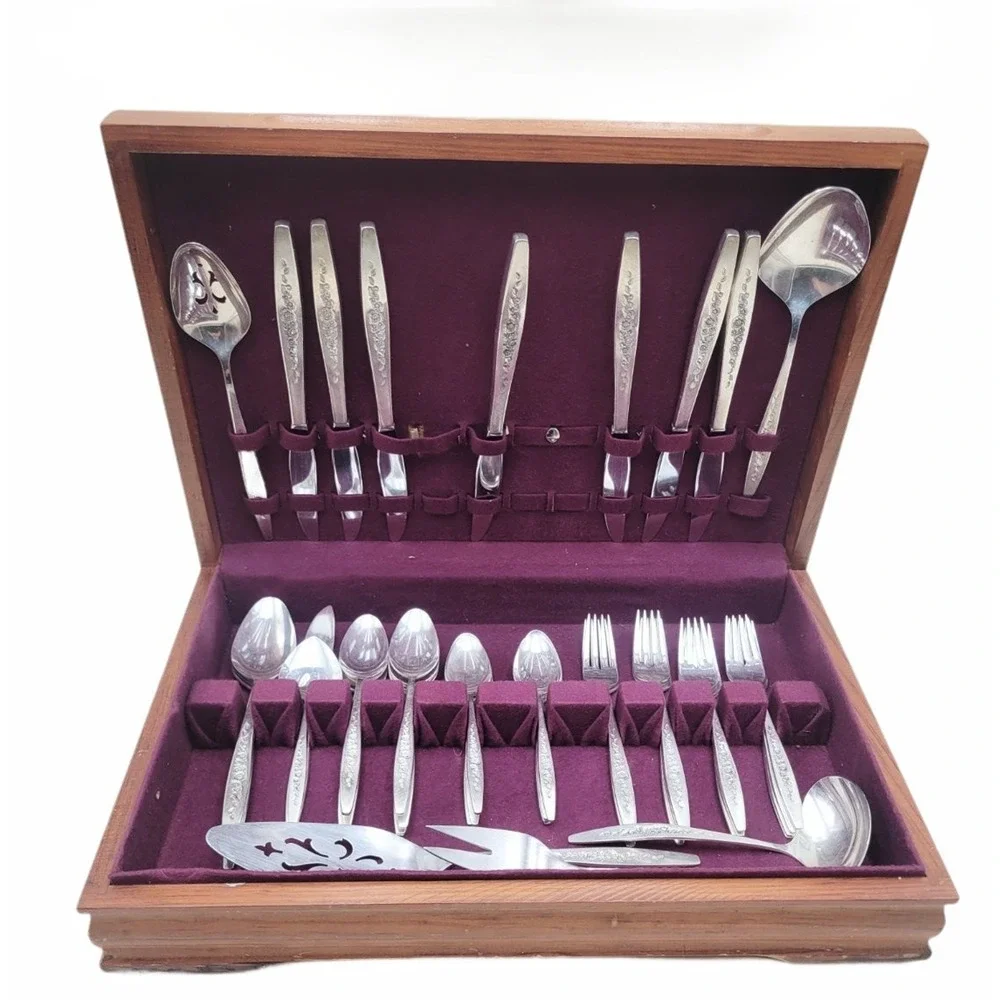 International Deep Silver LAUREL 46 Pc Wood Case Serving Utensils Embossed